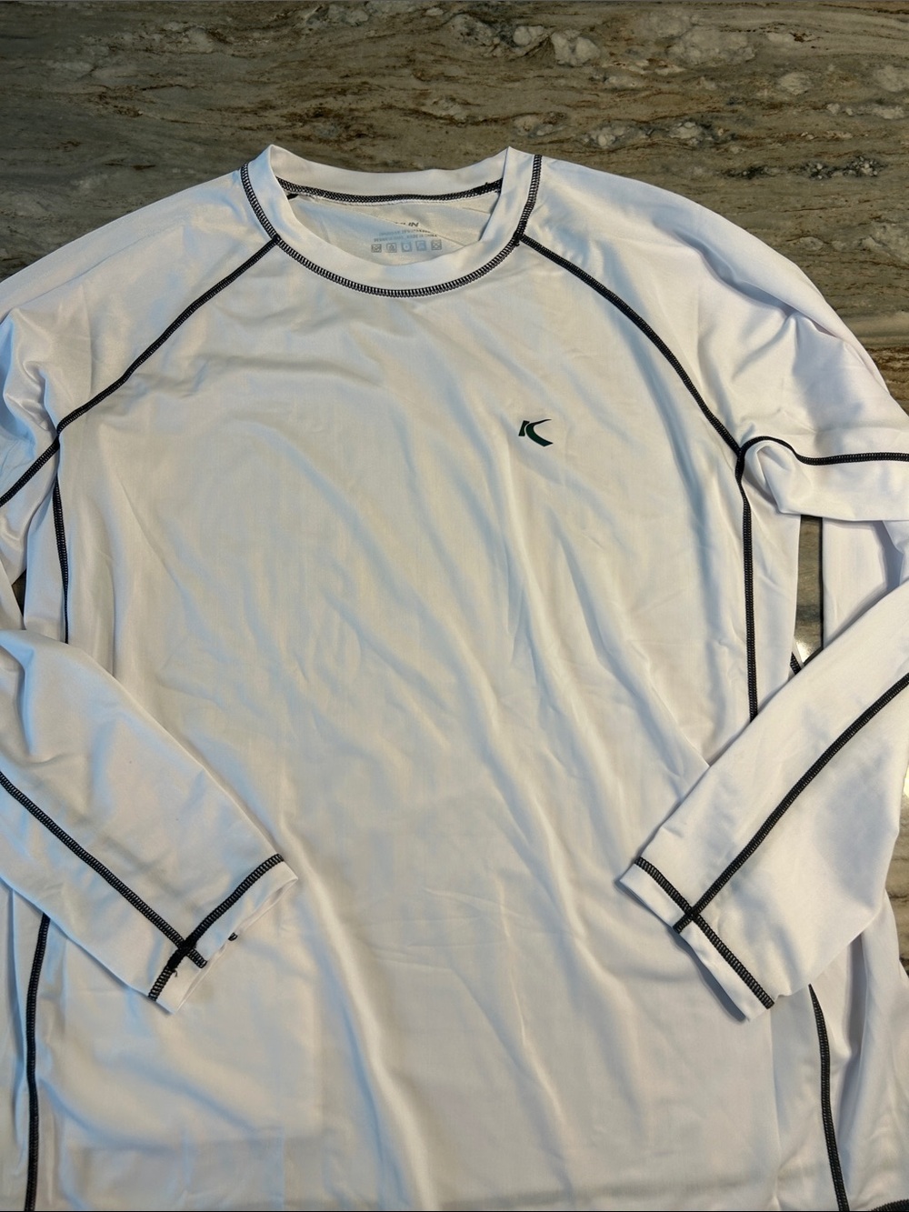Apslin Men’s XL NWOT  White Performance Top with Black Stitching rashguard